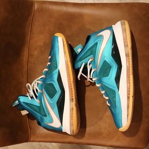 Lebron 10 Miami Dolphins size 11.5